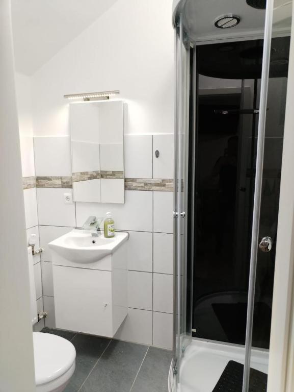 Hotel 24 Bilstein Екстериор снимка